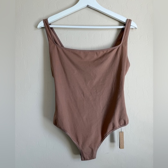 Skims Fits Everybody Square Neck Thong Bodysuit Sienna Brown Women Size Large - Picture 2 of 10